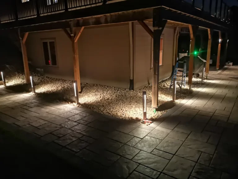 Hinkley Outdoor Lighting: Complete Guide to Designs, Technology, and Real-World Applications