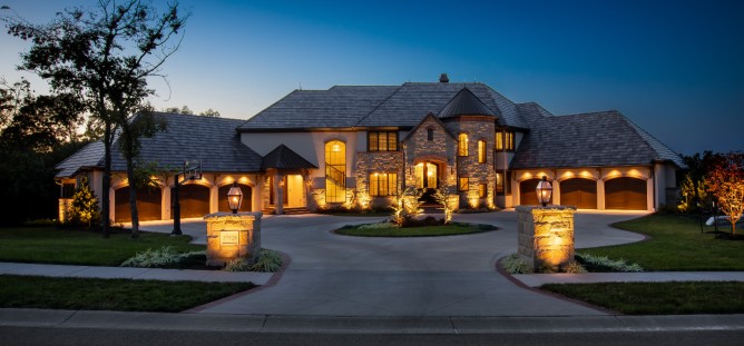 High End Outdoor Lighting: Complete Guide to Luxury Illumination for Outdoor Spaces